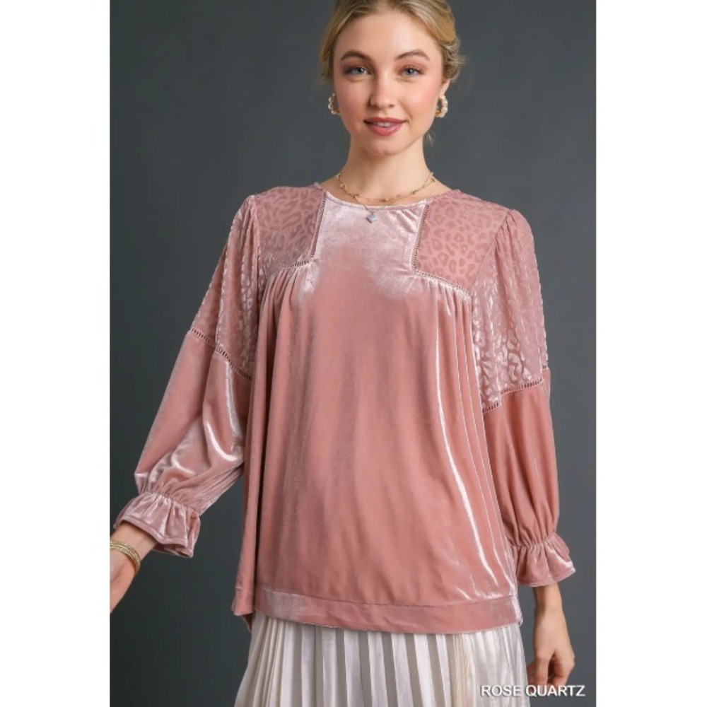 NWT Umgee Rose Quartz Velvet Long Sleeved Blouse Size L